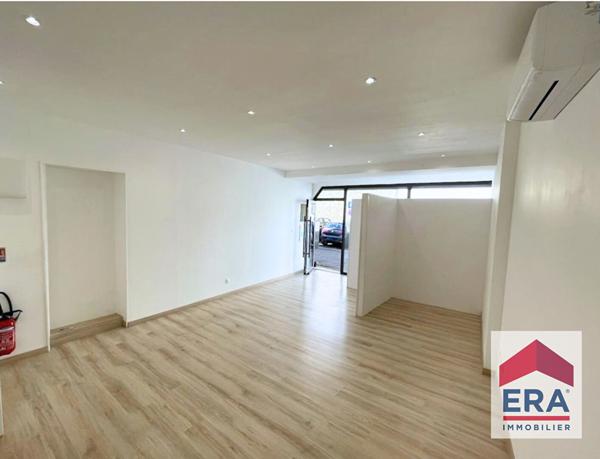 Immeuble - LOCAL COMMERCIAL+ BUREAUX