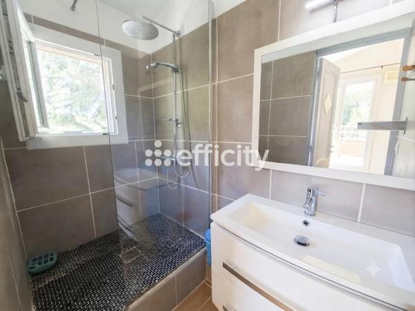 Maison
         7 pièces
        - 170 m² 699 000 € *