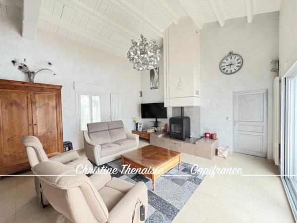 Maison à vendre 6 pièces 4 CHAMBRES - PISCINE CHAUFFEE - GARAGE - TERRAIN  SAINT GILLES CROIX DE VIE (85)
