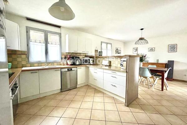 Maison à vendre 6 pièces de 142 m² à Jouy-le-Moutier