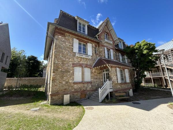 Location Appartement 4 pièces 81.7 m² - Versailles 78000