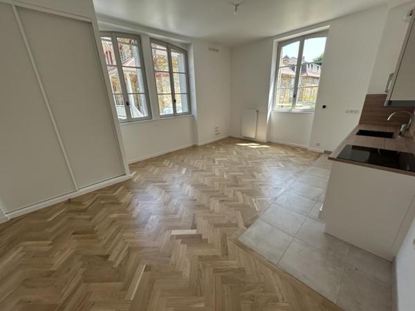 Location Appartement 4 pièces 81.7 m² - Versailles 78000