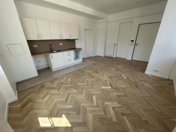 Location Appartement 4 pièces 81.7 m² - Versailles 78000