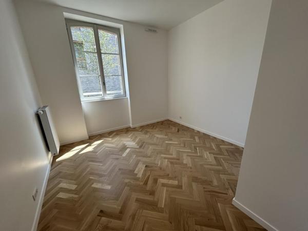 Location Appartement 4 pièces 81.7 m² - Versailles 78000