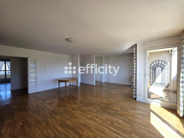 Appartement
         5 pièces
        - 107 m² 1 055 000 € *
