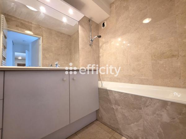 Appartement
         5 pièces
        - 107 m² 1 055 000 € *