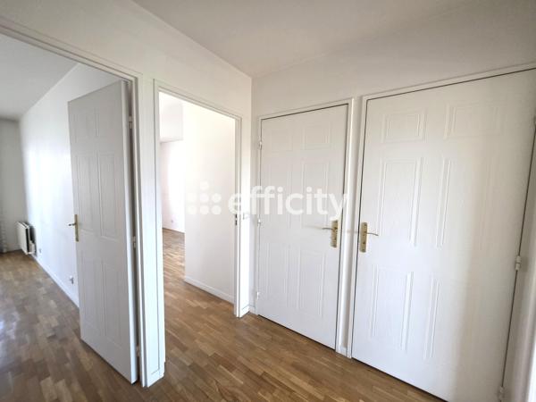 Appartement
         5 pièces
        - 107 m² 1 055 000 € *