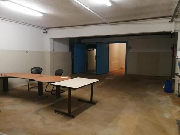 81320 LACAUNE - Entrepôt / local industriel 900 ²,  stockage ou transformation