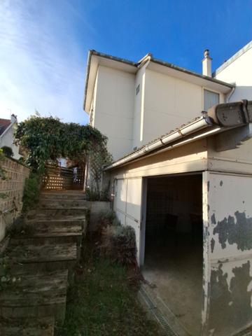 SURESNES Calme et verdure - Mison de charme à optimiser à 10' gares