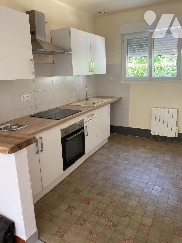 Commune de PIERRES, proche MAINTENON et de la gare, nous vous proposons un 
Ensemble immobilie...