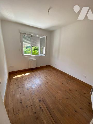 Commune de PIERRES, proche MAINTENON et de la gare, nous vous proposons un 
Ensemble immobilie...