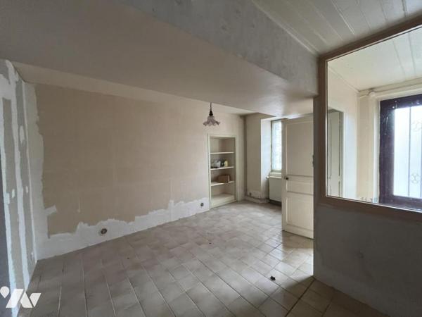 Maison d’habitation mitoyenne des 2 côtés, construite Avant 1945