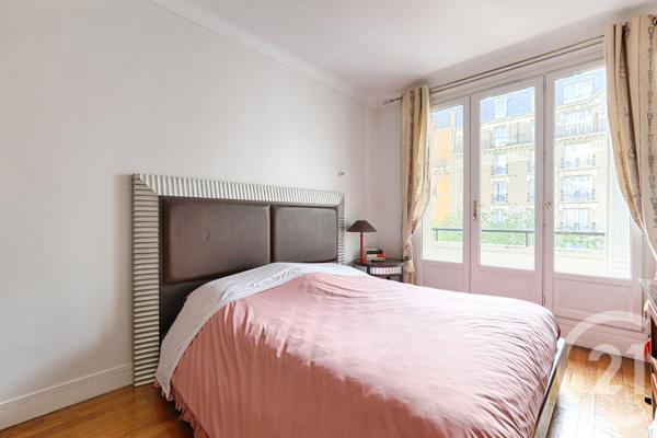Appartement F7 à vendre  7 pièces - 154,37 m2 PARIS - 75015