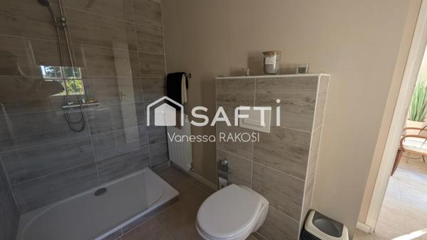 SAINTES MAISON DE PLAIN PIED DE 86 M² - 3 CHAMBRES JARDIN