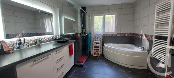 Maison à vendre  8 pièces - 210 m 2   ST JEAN DU GARD  - 30