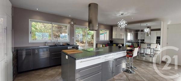 Maison à vendre  8 pièces - 210 m 2   ST JEAN DU GARD  - 30