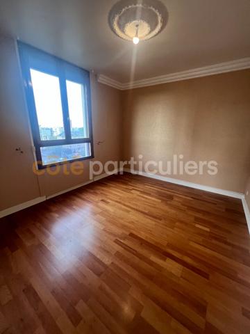 Vente
                Appartement97 m² - 4 Pièces -
                    TARBES (65000)
