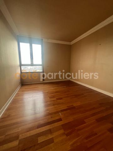 Vente
                Appartement97 m² - 4 Pièces -
                    TARBES (65000)