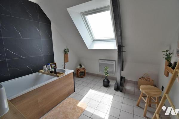 Maison familiale rénovée – 4-5 chambres, bureau et vie de plain-pied