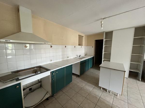 Immeuble à vendre |  Lasserre |  273,1 m²