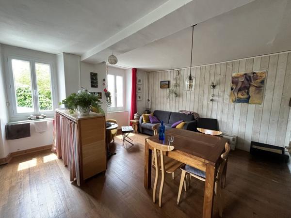 Immeuble à vendre |  Lasserre |  273,1 m²