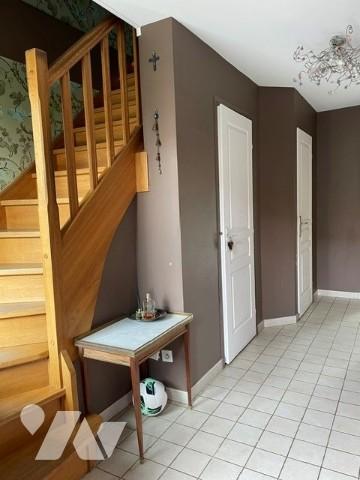 " BELLE MAISON INDIVIDUELLE " avec garage , 6 chambres ( dont une possible au rdc), …