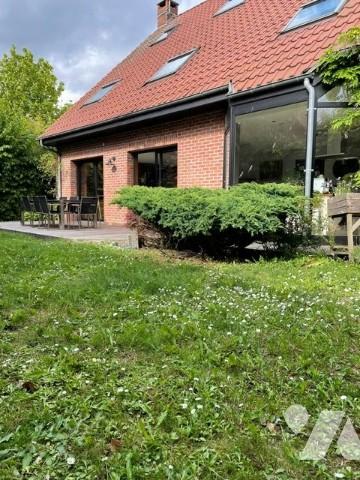 " BELLE MAISON INDIVIDUELLE " avec garage , 6 chambres ( dont une possible au rdc), …
