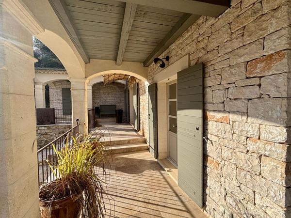 Propriété d'exception : vue rivière et charme de la pierre