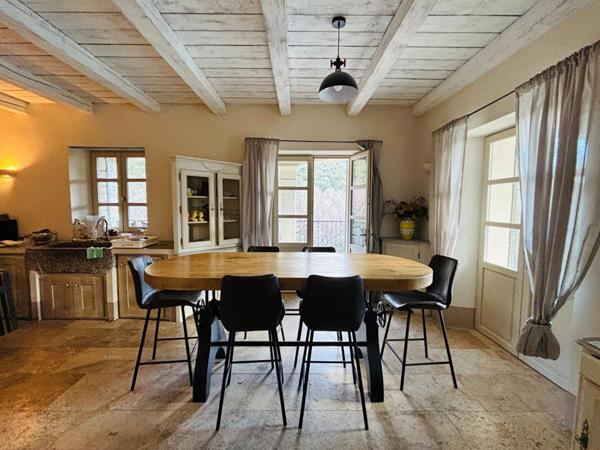 Propriété d'exception : vue rivière et charme de la pierre