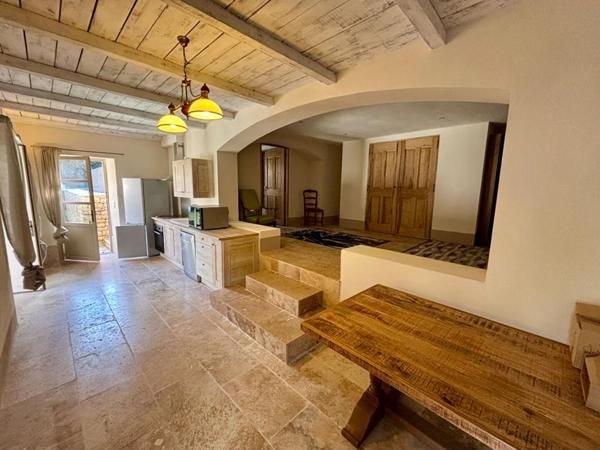 Propriété d'exception : vue rivière et charme de la pierre