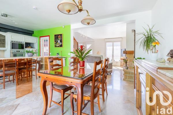 Pavillon 5 pièces de 122 m² à Yerres (91330)