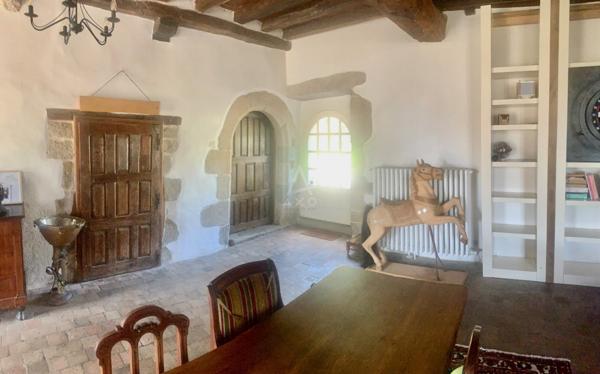 Manoir 15ème sur une parcelle de 4,6ha