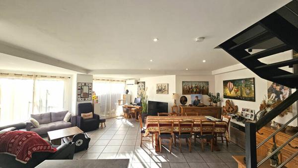 Maison Tresserve -115m²  loi Carrez-  4 Ch - jardin -piscine - garage