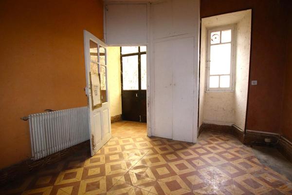 Appartement traversant type 4 de 90 m2 + cave