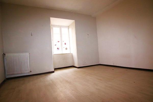 Appartement traversant type 4 de 90 m2 + cave