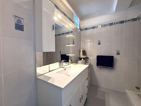 Maison 8 pièces - 250 m²