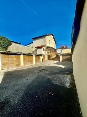 Immeuble à FIRMINY, 42700 - 136m²