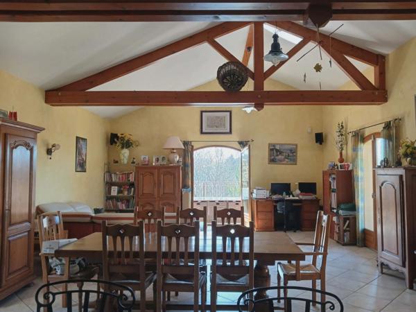 Superbe maison avec vue exceptionnelle à Vic le comte (63)