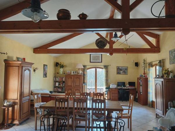 Superbe maison avec vue exceptionnelle à Vic le comte (63)