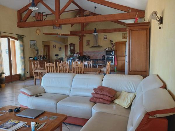 Superbe maison avec vue exceptionnelle à Vic le comte (63)