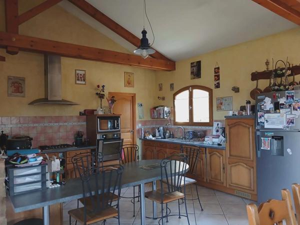 Superbe maison avec vue exceptionnelle à Vic le comte (63)