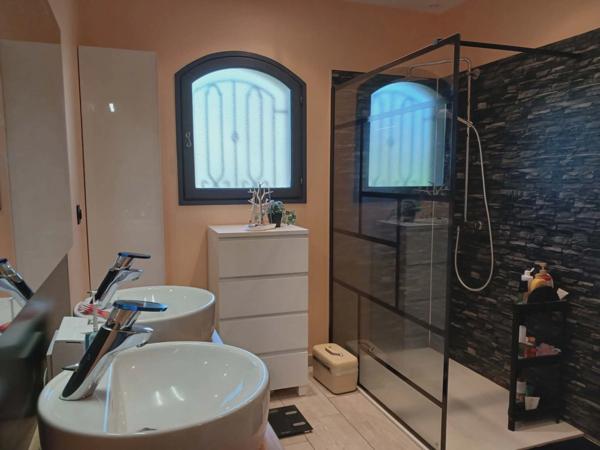 Superbe maison avec vue exceptionnelle à Vic le comte (63)