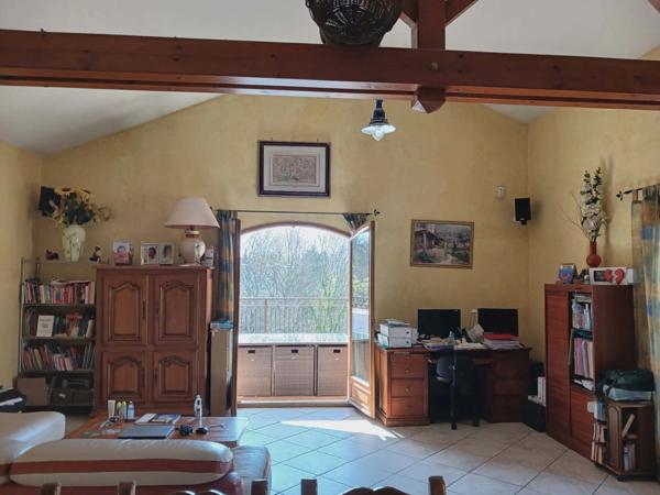 Superbe maison avec vue exceptionnelle à Vic le comte (63)