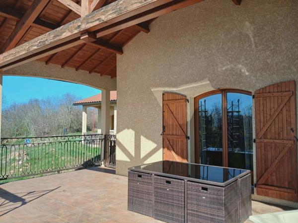 Superbe maison avec vue exceptionnelle à Vic le comte (63)