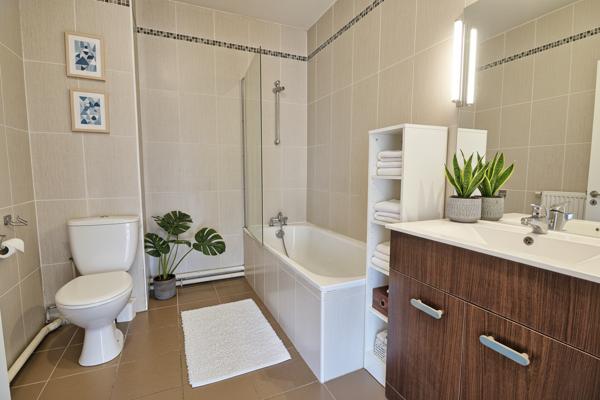 Appartement T5 de 113m² avec garage, terrasse et balcons