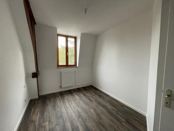 Location Appartement100 m² - 4 Pièces - ST POL SUR TERNOISE (62130)