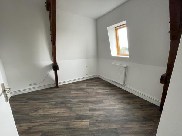 Location Appartement100 m² - 4 Pièces - ST POL SUR TERNOISE (62130)