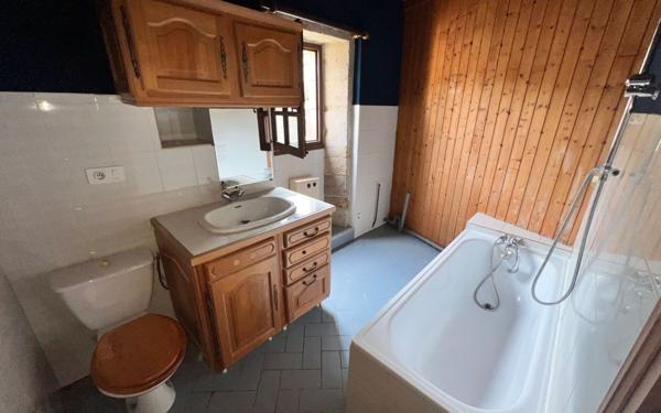 Maison à vendre    3 pièces •  Largentière