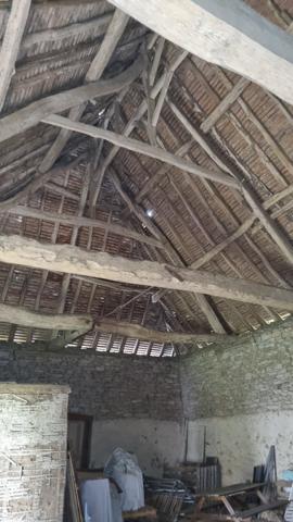 Belle maison en pierres avec corps de bâtiments