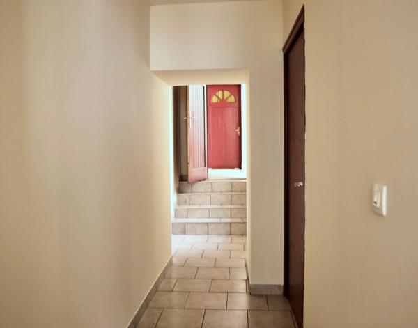 Appartement au premier étage à vendre 2 pièces REIMS (51), libre de toutes occupations ;
